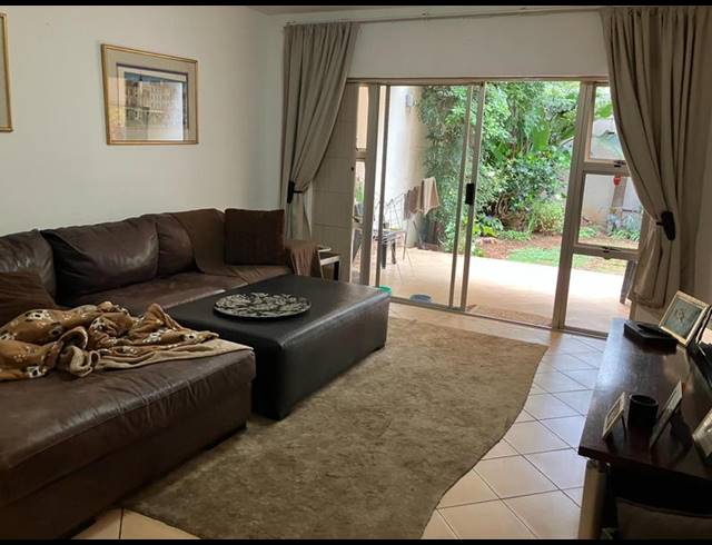 2 BEDROOM TOWNHOUSE FOR SALE IN OAKLANDS